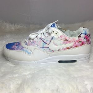 Nike cherry blossom air max size 9.5